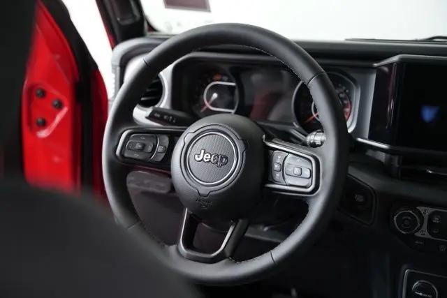 2025 Jeep Wrangler 4-Door Summit 4x4