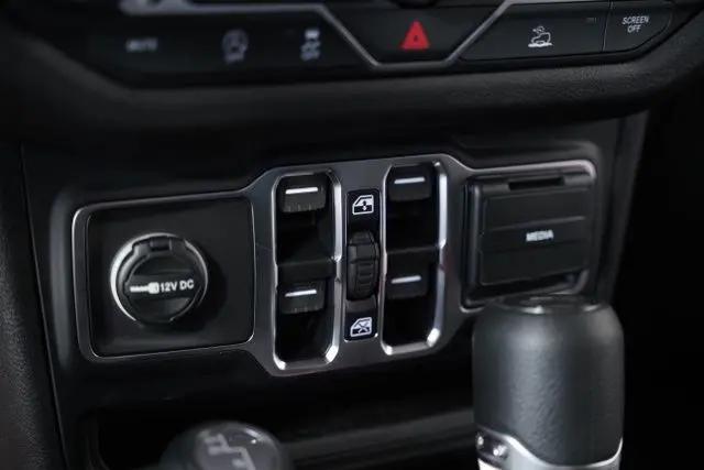 2025 Jeep Wrangler 4-Door Summit 4x4