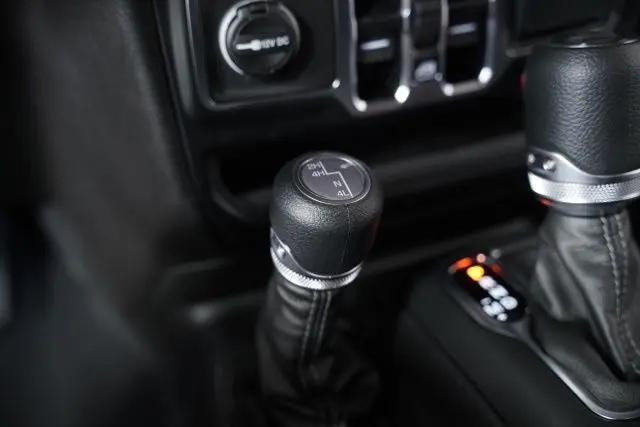 2025 Jeep Wrangler 4-Door Summit 4x4