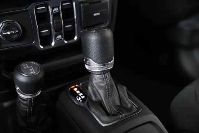 2025 Jeep Wrangler 4-Door Summit 4x4