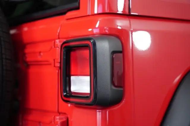 2025 Jeep Wrangler 4-Door Summit 4x4