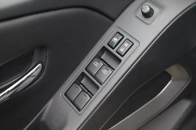 2026 Nissan Frontier Crew Cab Long Bed SV 4x4