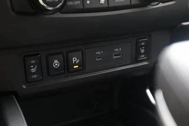 2026 Nissan Frontier Crew Cab Long Bed SV 4x4