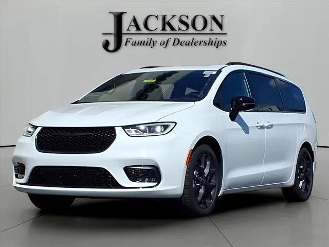 2026 Chrysler Pacifica Limited for sale in Sullivan, IL