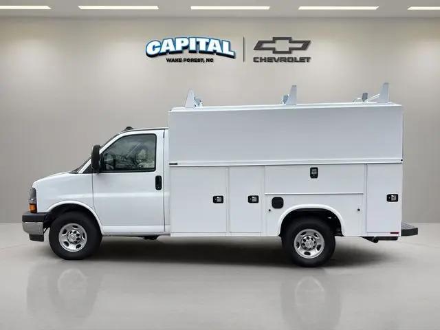 2025 Chevrolet Express Cutaway Work Van