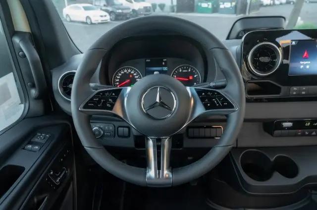 2026 Mercedes-Benz Sprinter 2500 Standard Roof 4-Cyl Diesel HO