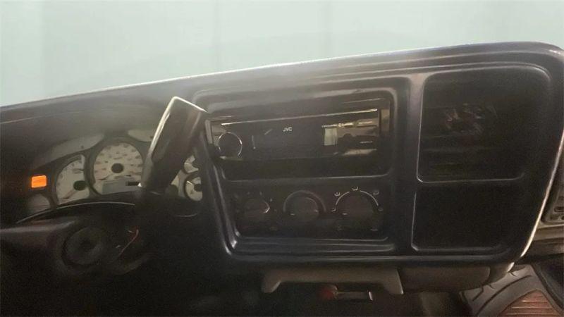 2002 Chevrolet Suburban LS