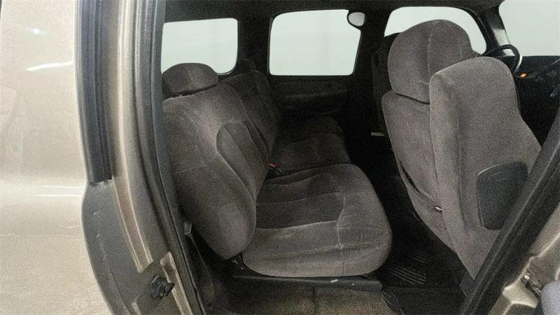 2002 Chevrolet Suburban LS