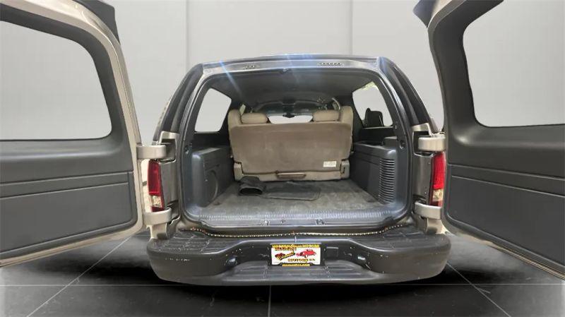 2002 Chevrolet Suburban LS