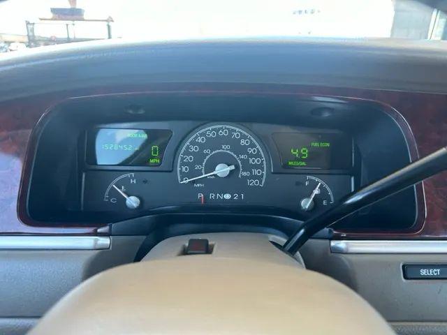 2004 Lincoln Town Car Signature