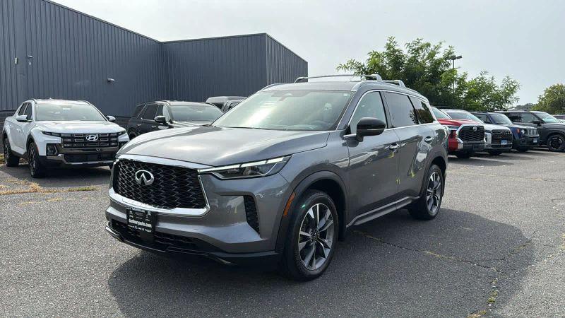 2023 INFINITI QX60 LUXE AWD