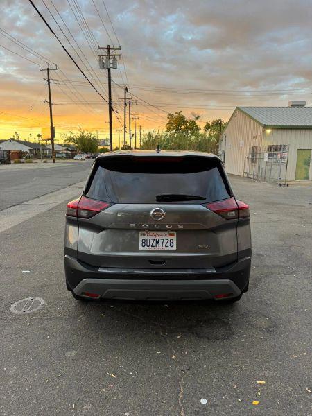 2021 Nissan Rogue SV FWD