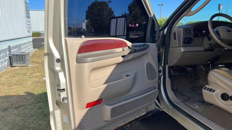 2004 Ford Excursion Limited