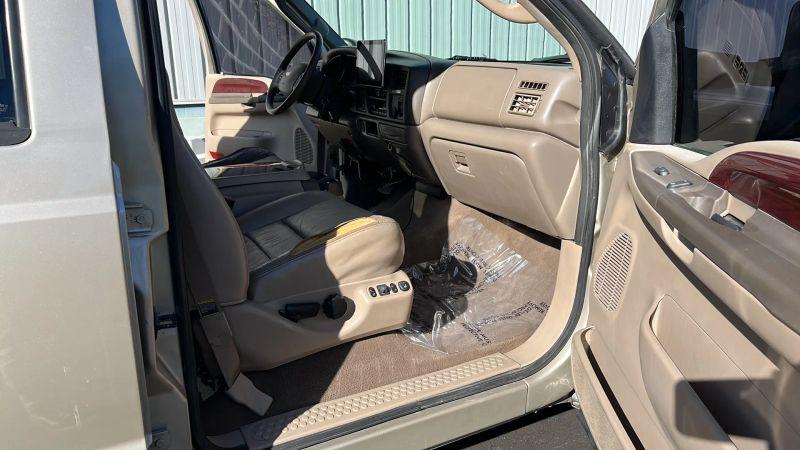 2004 Ford Excursion Limited