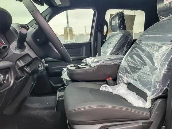 2026 Ram 2500 Black Express Crew Cab 4x4 8" Box
