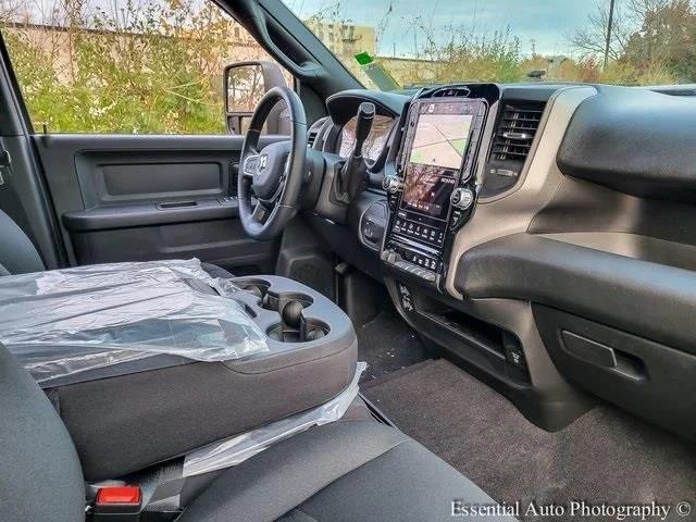 2026 Ram 2500 Black Express Crew Cab 4x4 8" Box