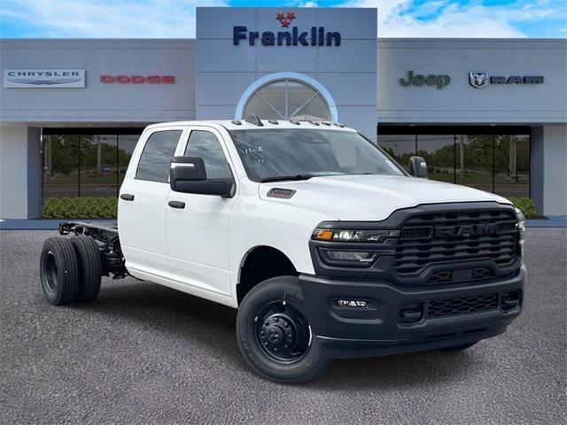 2026 RAM Ram 3500 Chassis Cab RAM 3500 TRADESMAN CREW CAB CHASSIS 4X4 60 CA 2026 RAM Ram 3500 Chassis Cab RAM 3500 TRADESMAN CREW CAB CHASSIS 4X4 60 CA