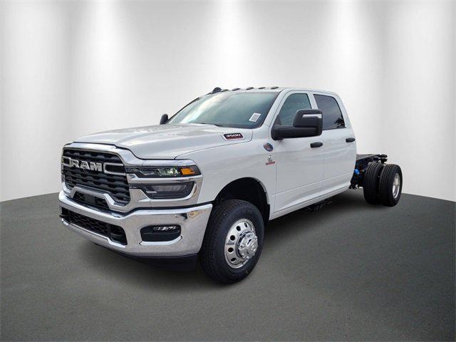 2026 RAM Ram 3500 Chassis Cab RAM 3500 TRADESMAN CREW CAB CHASSIS 4X4 60 CA
