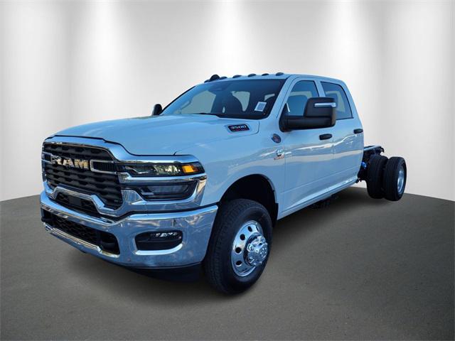 2026 RAM Ram 3500 Chassis Cab RAM 3500 TRADESMAN CREW CAB CHASSIS 4X4 60 CA 2026 RAM Ram 3500 Chassis Cab RAM 3500 TRADESMAN CREW CAB CHASSIS 4X4 60 CA