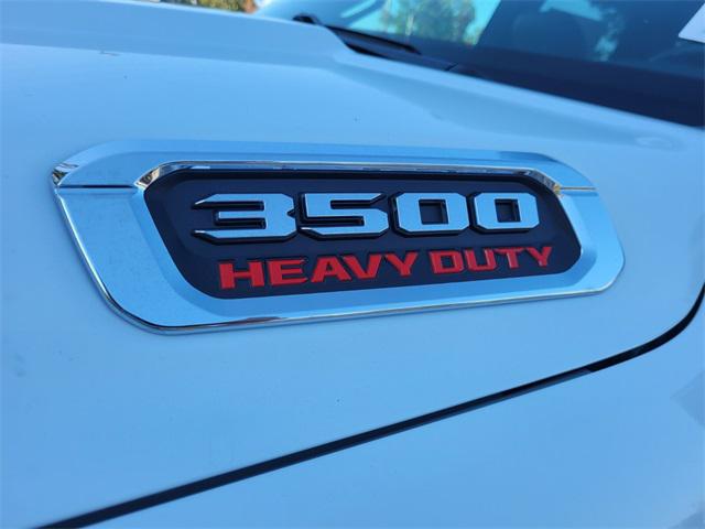 2026 RAM Ram 3500 Chassis Cab RAM 3500 TRADESMAN CREW CAB CHASSIS 4X4 60 CA 2026 RAM Ram 3500 Chassis Cab RAM 3500 TRADESMAN CREW CAB CHASSIS 4X4 60 CA