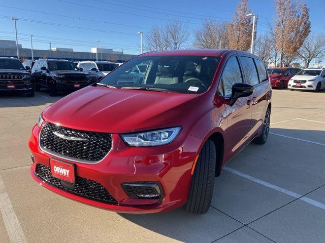 2026 Chrysler Pacifica PACIFICA SELECT AWD