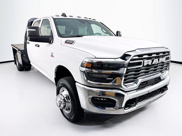 2026 RAM Ram 3500 Chassis Cab RAM 3500 TRADESMAN CREW CAB CHASSIS 4X4 60 CA 2026 RAM Ram 3500 Chassis Cab RAM 3500 TRADESMAN CREW CAB CHASSIS 4X4 60 CA