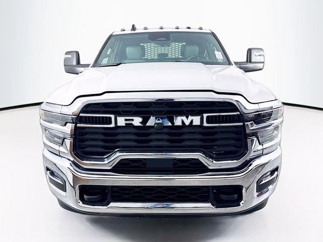 2026 RAM Ram 3500 Chassis Cab RAM 3500 TRADESMAN CREW CAB CHASSIS 4X4 60 CA 2026 RAM Ram 3500 Chassis Cab RAM 3500 TRADESMAN CREW CAB CHASSIS 4X4 60 CA