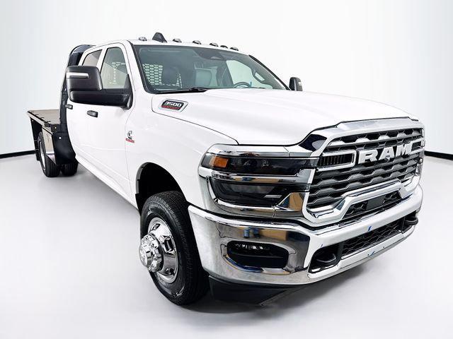 2026 RAM Ram 3500 Chassis Cab RAM 3500 TRADESMAN CREW CAB CHASSIS 4X4 60 CA