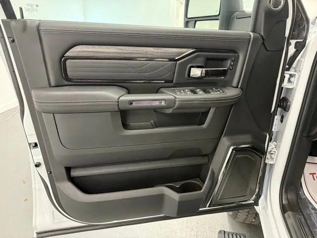 2026 Ram 3500 Limited Crew Cab 4x4 64 Box