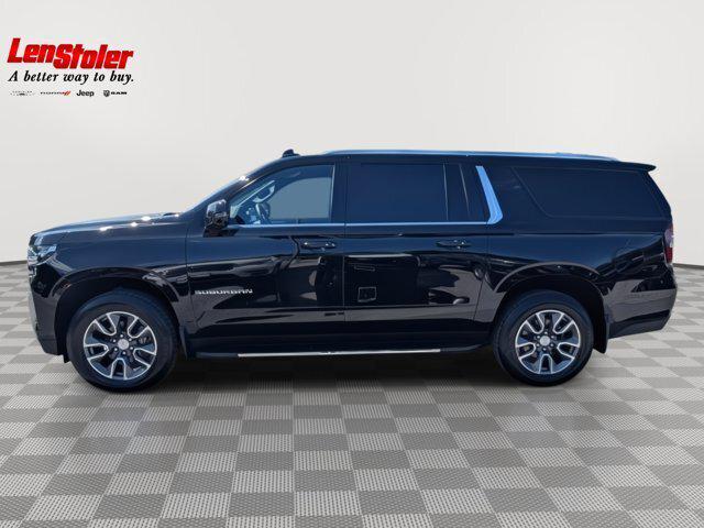 2022 Chevrolet Suburban 4WD LT