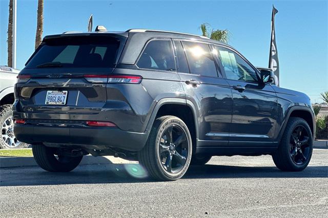 2022 Jeep Grand Cherokee Altitude 4x2