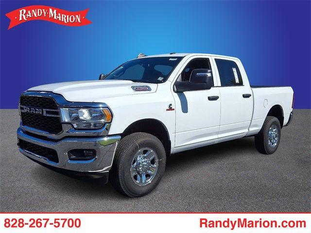 2023 RAM 3500 Tradesman Crew Cab 4x4 64 Box