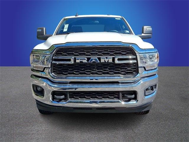 2023 RAM 3500 Tradesman Crew Cab 4x4 64 Box