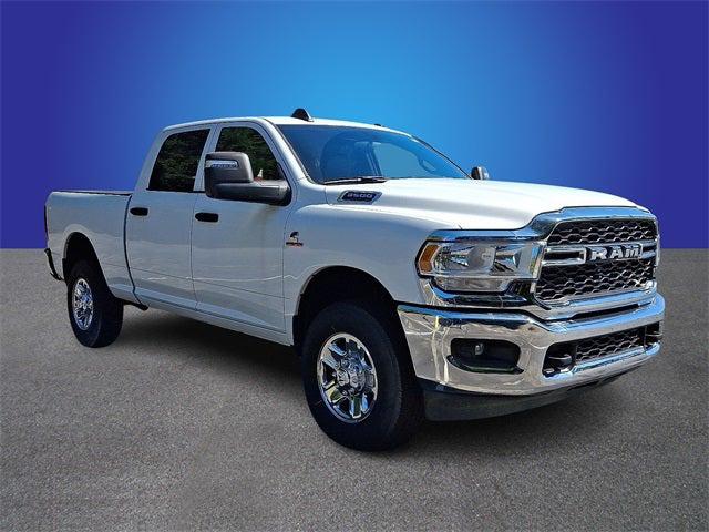 2023 RAM 3500 Tradesman Crew Cab 4x4 64 Box