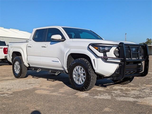 2024 Toyota Tacoma SR5 4WD