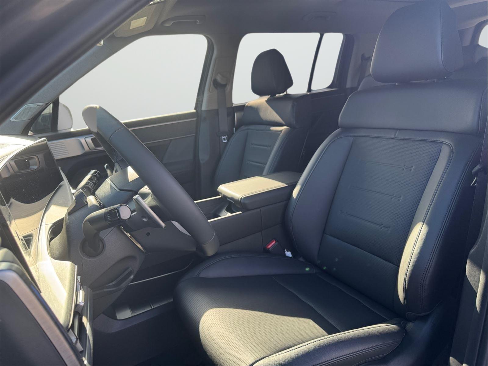 2026 Hyundai Santa Fe Limited - Photo 10