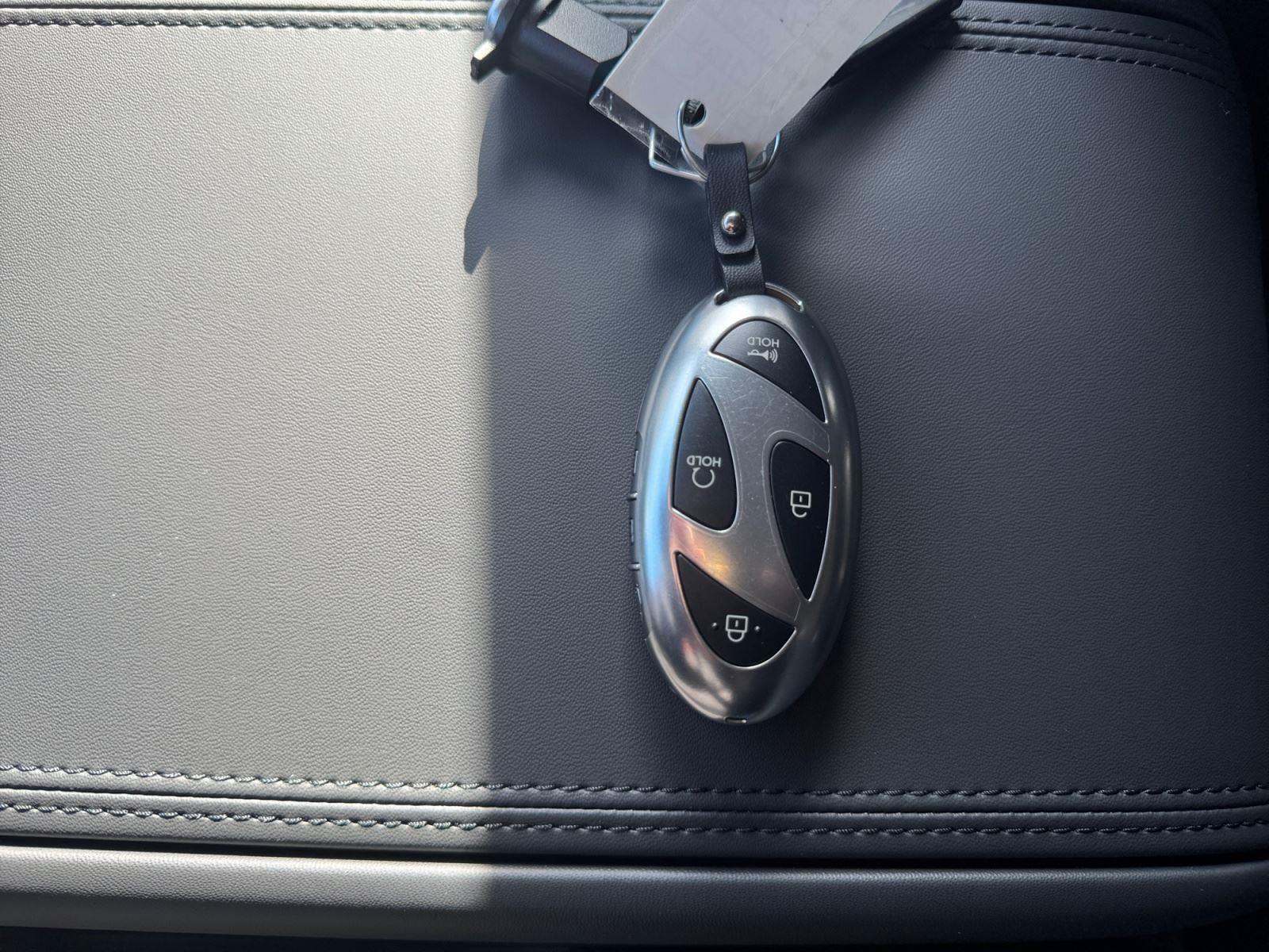 2026 Hyundai Santa Fe Limited - Photo 12