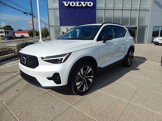 2026 Volvo XC40 B5 Ultra