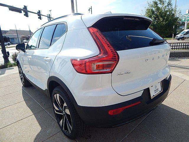 2026 Volvo XC40 B5 Ultra