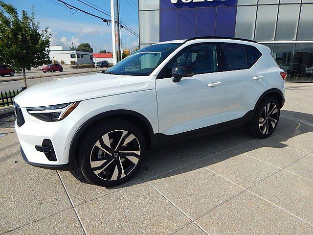 2026 Volvo XC40 B5 Ultra