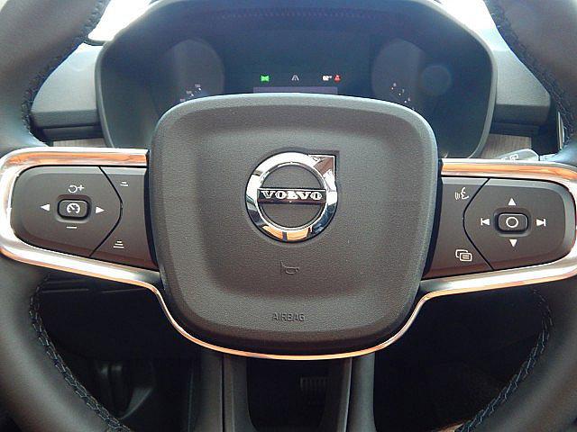 2026 Volvo XC40 B5 Ultra
