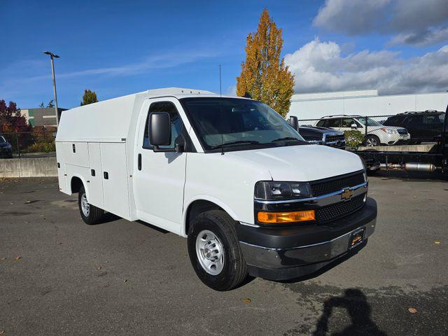 2025 Chevrolet Express Cutaway Work Van