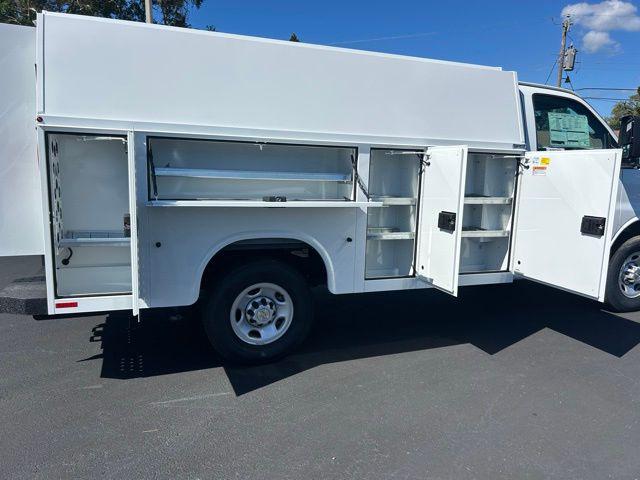 2025 Chevrolet Express Cutaway Work Van