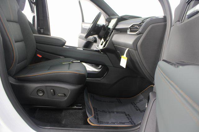 2026 GMC Acadia AT4 AWD
