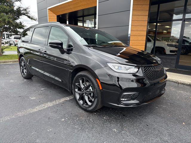 2026 Chrysler Pacifica Limited for sale in Jacksonville, NC