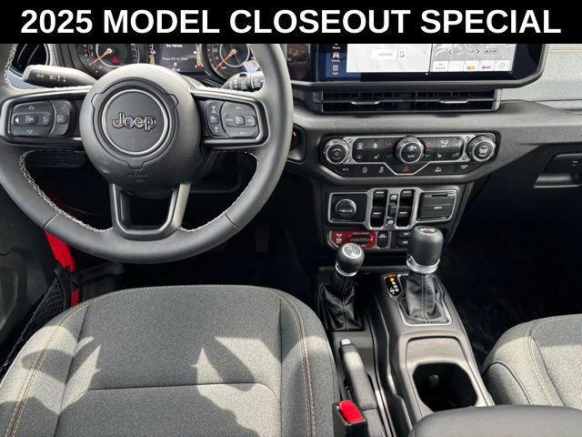 2025 Jeep Wrangler 4-Door Willys 4x4