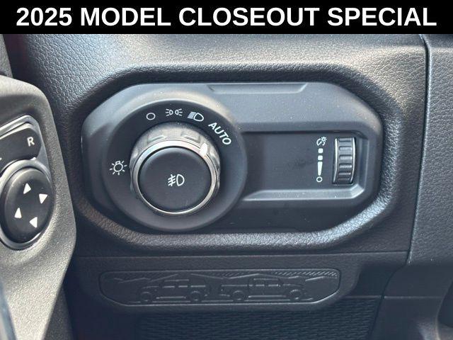 2025 Jeep Wrangler 4-Door Willys 4x4