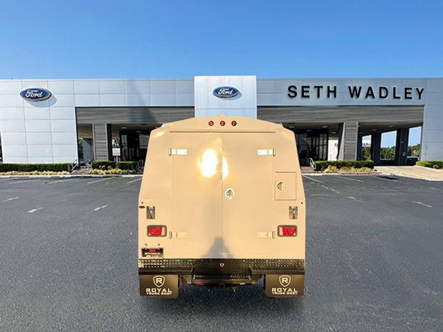 2026 Ford E-350 Cutaway Base