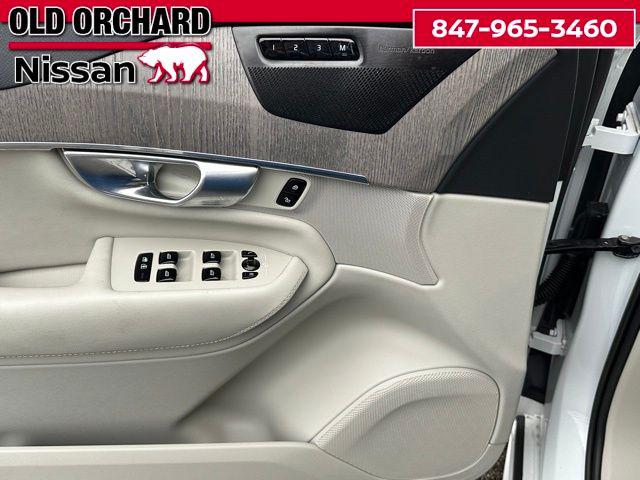2023 Volvo XC90 Recharge T8 Plus Dark Theme 7-Seater
