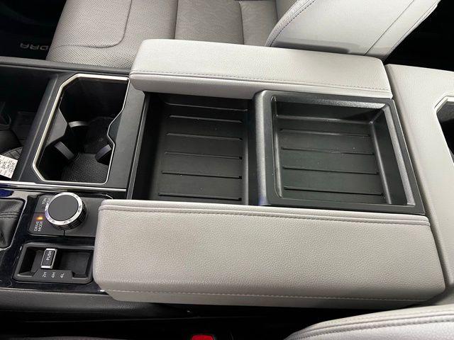 2024 Toyota Tundra Limited - Photo 32